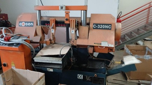 Semi-automatic metal cutting machine